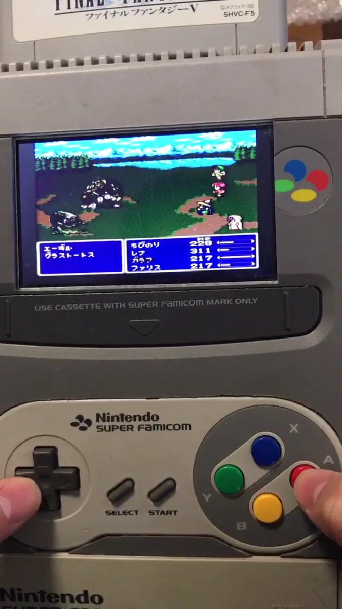 JuicyGameReview's tweet photo. OMG @huxarufaxara created a portable #SuperFamicom. Amazing work! We love it.

😍#RT because this is damn amazing #RetroGaming https://t.co/wKHzv2DP4g
