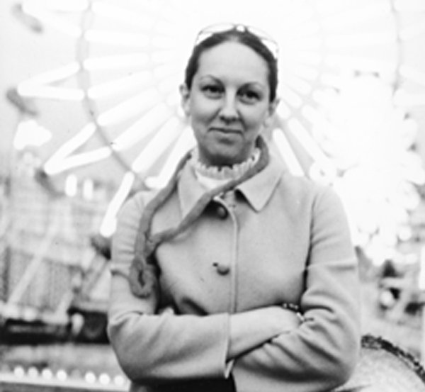 eduflixitalia's tweet photo. #6marzo 1931 nasce Carla #Lonzi, acuta critica d'arte e protagonista del #femminismo italiano #NatiOggi #OnThisDay https://t.co/C6KhRHEoYc
