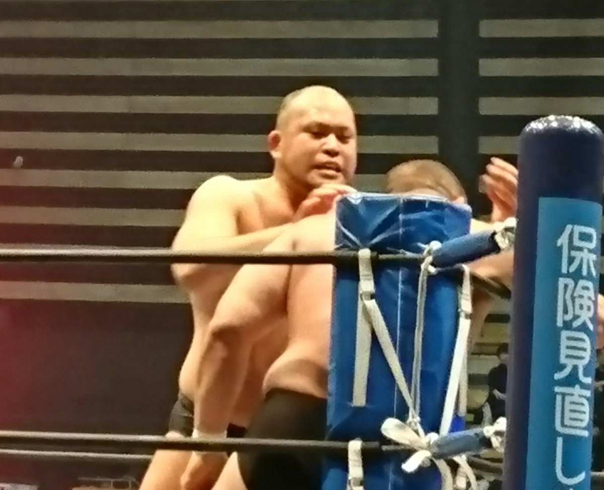 exodusms1022's tweet photo. 新日本 大田区大会 第0試合から 熱い!
#nj45
#njpw https://t.co/7WqSINT5cJ