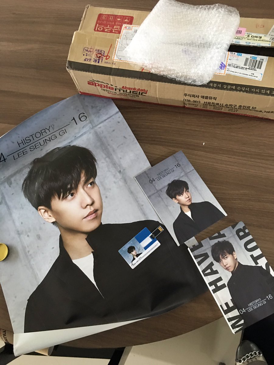 yenskay_airen's tweet photo. Got mine today! #leeseunggi #이승기 #아이렌 #airen #history2016 https://t.co/r3ni3a3pVE
