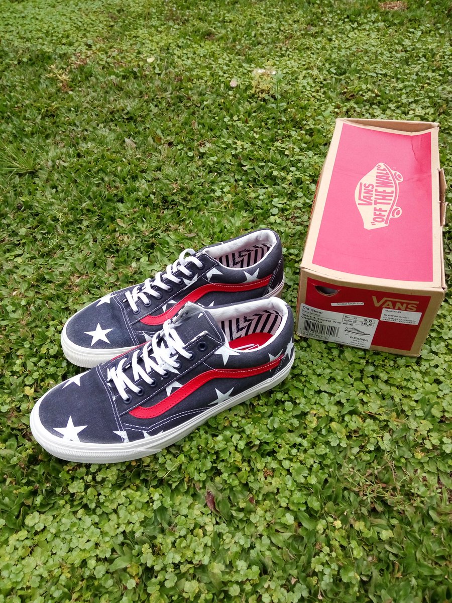 RackStore_'s tweet image. #RackstoreMaret #CuciGudang #ModalRabi Vans OS stars strip US9/42 BNIB idr 449.000 ajee!!!