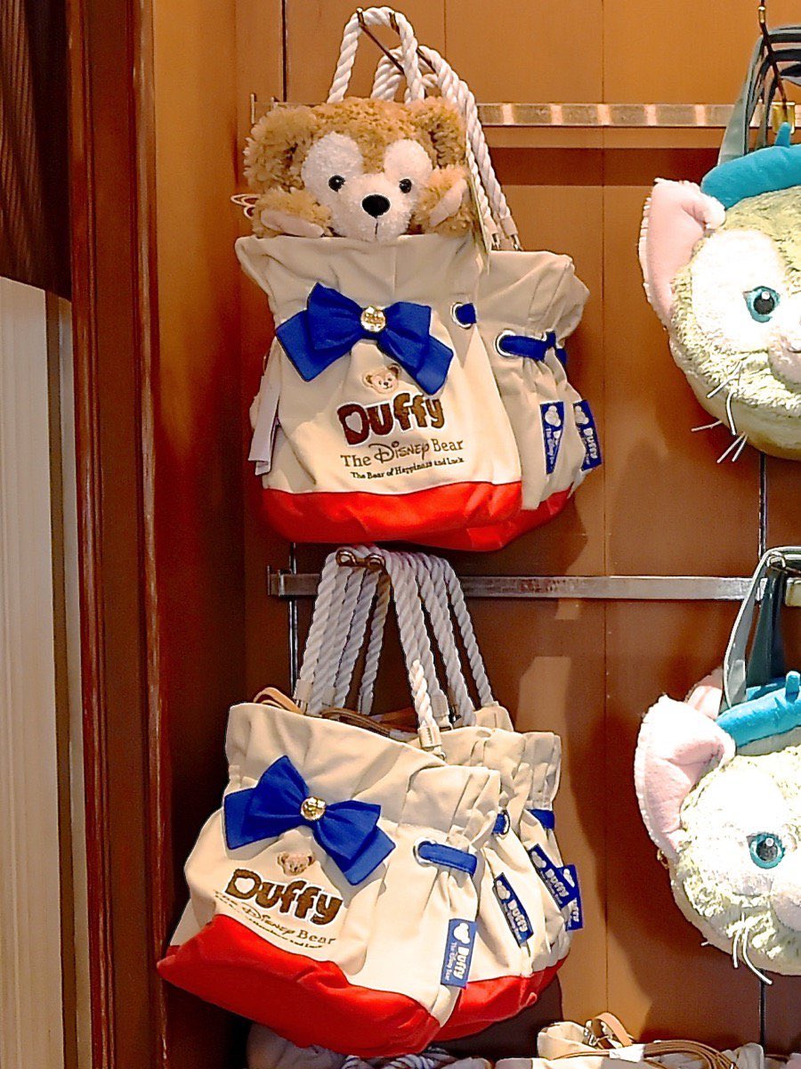 ダッフルバッグに入った姿がかわいい☆東京ディズニーシー”ダッフィー
