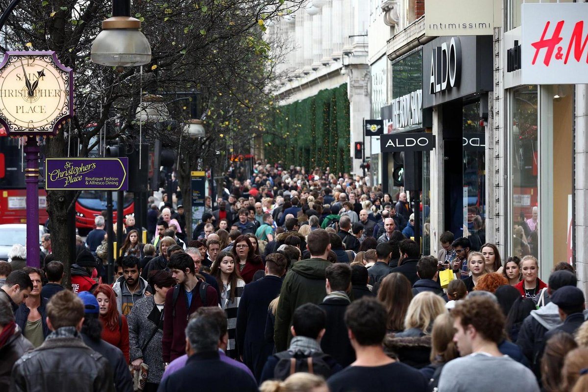 UK population to pass 70 million mark 'in less than a decade' crwd.fr/2lNftTV