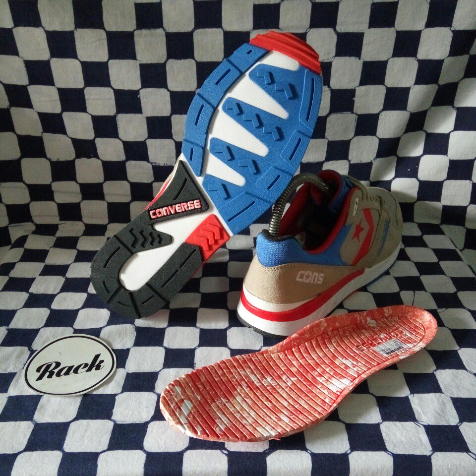 RackStore_'s tweet image. #RackStoreMaret #CuciGudang #ModalRabi Converse Wave Racer size 42 BNIB puenakkkk tenaaannnn! 450 wae rasah nggo suwe