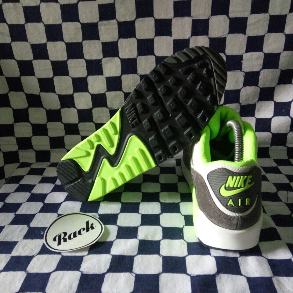 RackStore_'s tweet image. #RackStoreMaret #CuciGudang #ModalRabi Nike Air Max 90 Essential size 42 BNIB idr 659.000 wae!! (Apik iki)