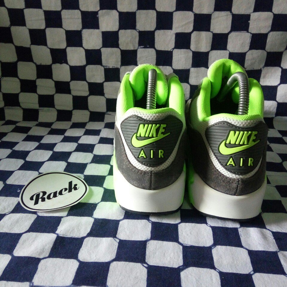 RackStore_'s tweet image. #RackStoreMaret #CuciGudang #ModalRabi Nike Air Max 90 Essential size 42 BNIB idr 659.000 wae!! (Apik iki)