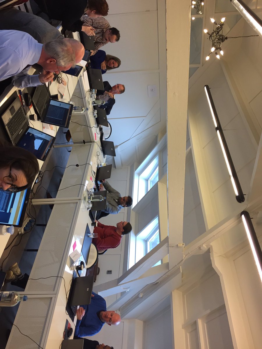 allarddericks's tweet photo. Projectteam druk aan de slag met het bepalen project doelstellingen https://t.co/CuPu4fs2gf