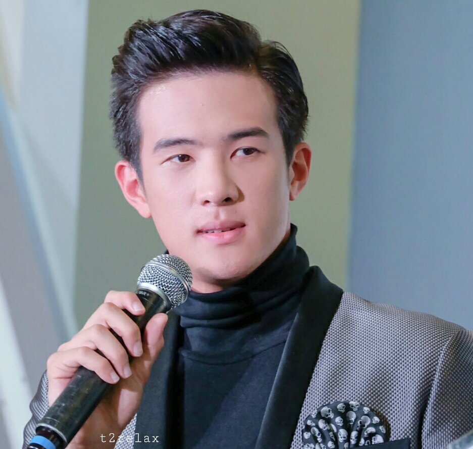 Time2relax_NN's tweet photo. แค่มองอย่างเดียวก็ใจสั่นจะแย่แล้ว มีทำหน้ามุ้งมิ้ง แมวเหมียวใส่อีก 😍😍 ฮงือออออ.. อิจฉา MC !!! 😂😂 #เจมส์มาร์ #jamesma https://t.co/dfMz4z1SIW