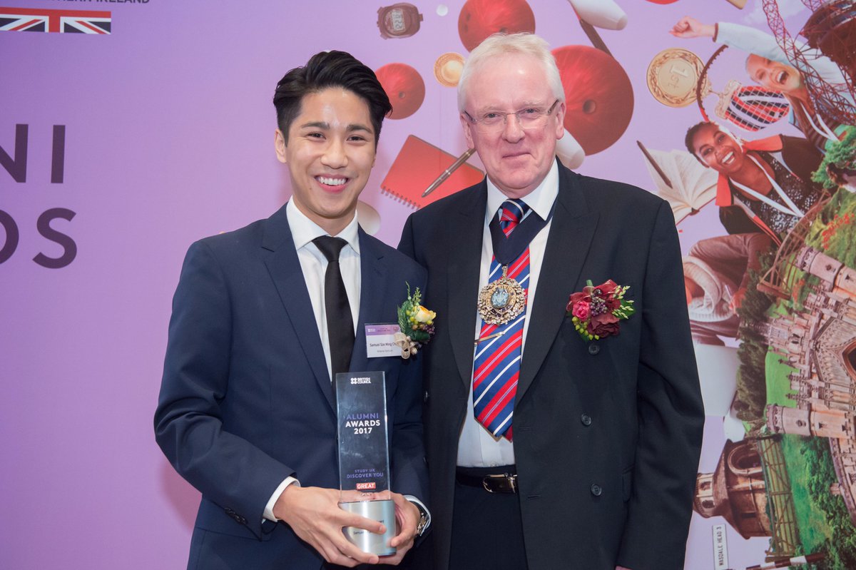 Congrats to economics graduate Samuel Chan who won the Entrepreneurial Award at @BritishCouncil #AlumniAwards2017 bit.ly/2lNAcWO