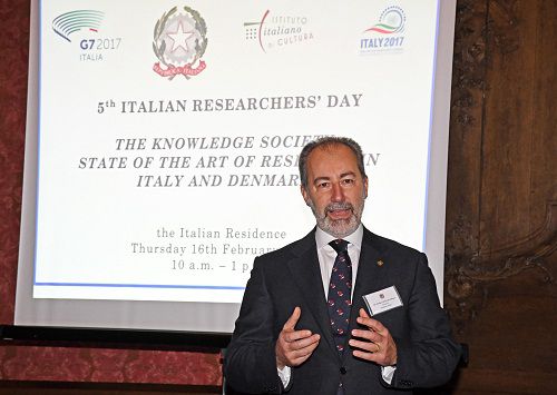 ItalyinDK's tweet photo. V #Researchersday at the #ItalianResidence science, technology and trade between #ITA and #DK
https://t.co/hZqPzS2yRH https://t.co/TOsC6Ck9Ic