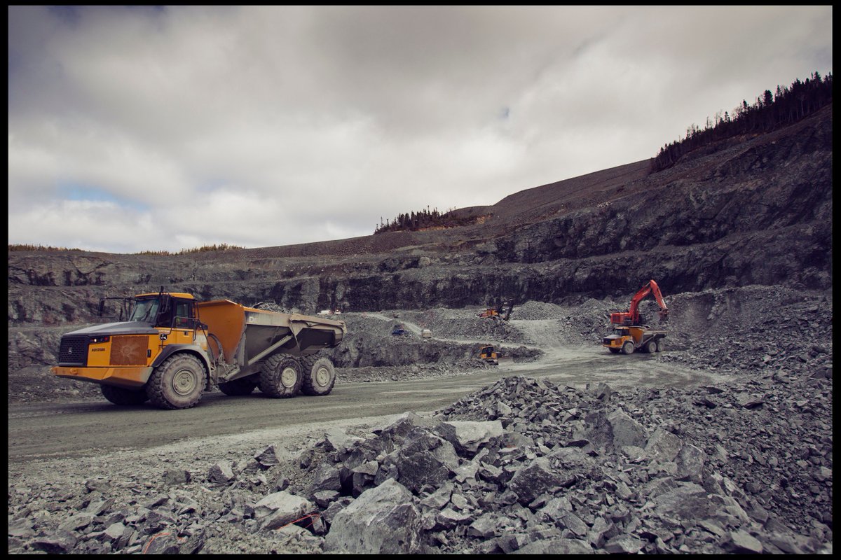 PeterNBell's tweet photo. #PDACbuzz: The pit at #PointRousse is a hive of activity for @Anaconda_Mining! https://t.co/5GvSSpyrP2