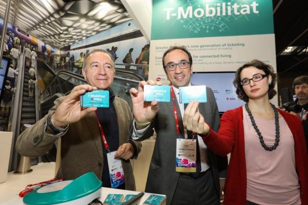 SmartCityexpo's tweet photo. #Barcelona rolls out #Tmobility the new #intermodal #smartmobility electronic card @TMB_Barcelona https://t.co/FKs6ooODgg https://t.co/QshlcSIVtk