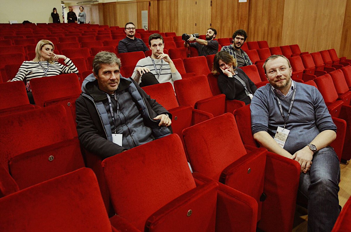 MusiCraftMilano's tweet photo. Anche la tappa bolognese di #Dialogando con #SIAE è andata. Un grazie a tutti da #MusiCraft, #NoteLegali e... ops, abbiamo un intruso 😜 https://t.co/FJcZTjAfsO