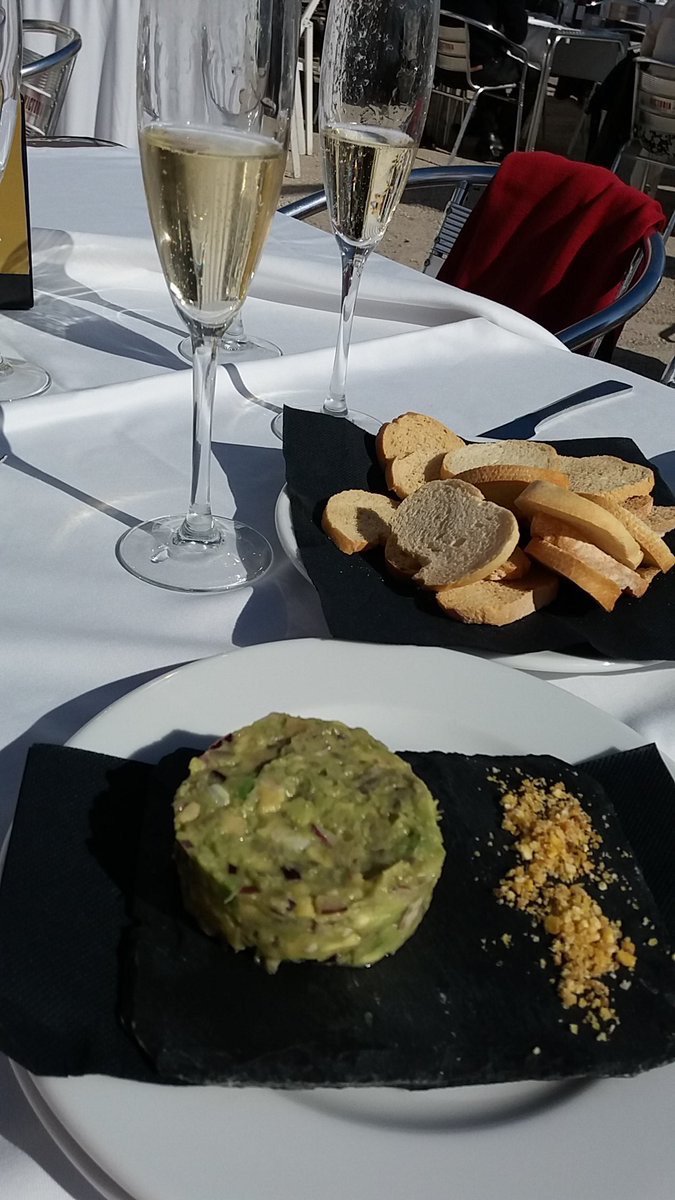 Con estas imágenes de <a href="/comebebeama69/">Dani Díaz</a> os comunicamos que prorrogamos las II Jornadas Gastronómicas de la Ostra una semana más. ¡Aprovechad!