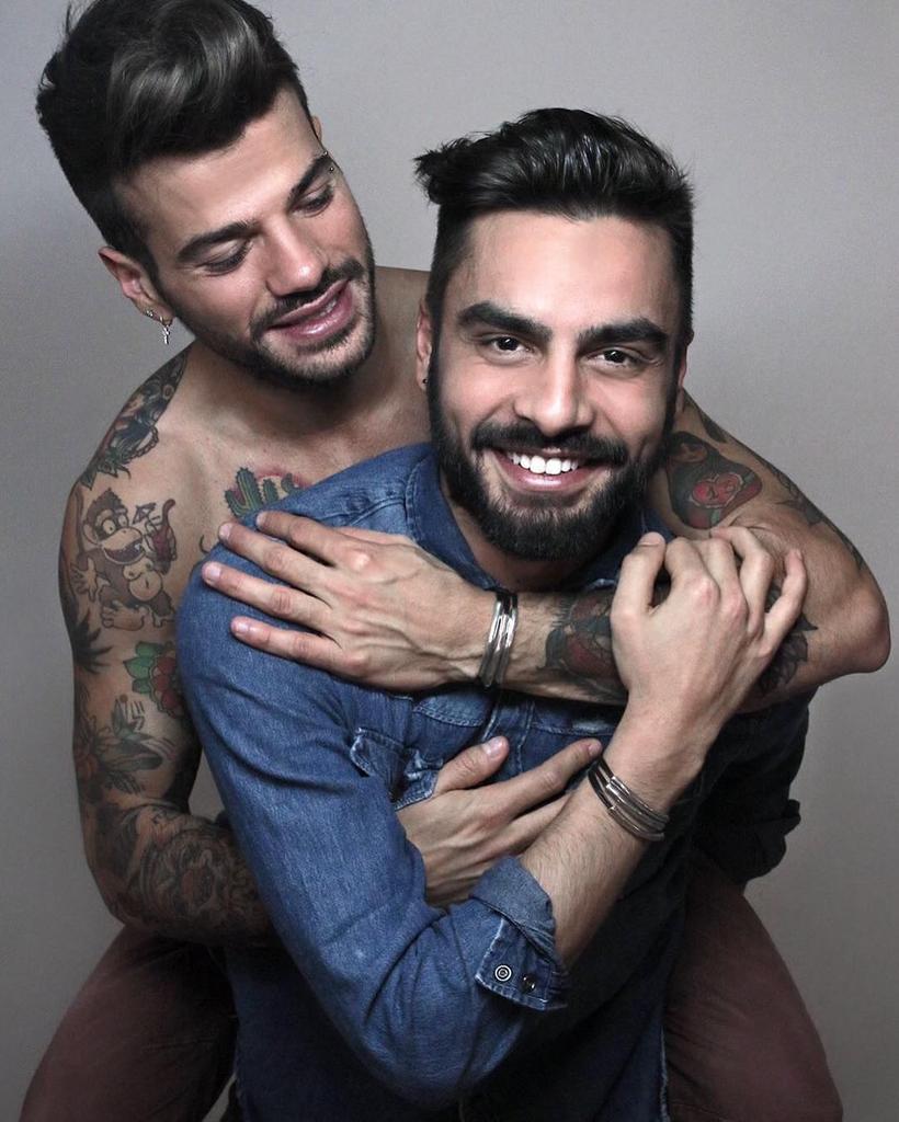 serena27695's tweet photo. Non servono parole quando gli occhi parlano.. 
#noiconvoisempre 
#clario https://t.co/r8CrBvMott