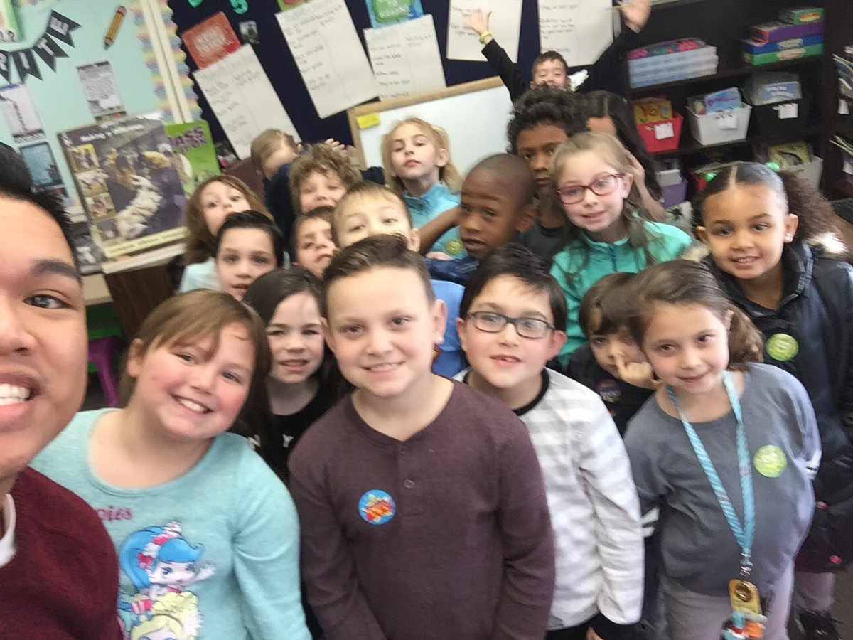 #T1389 Volunteers out in Downing Elementary reading Dr. Seuss for #ReadAcrossAmerica! So much fun &amp; we would go again! <a href="/kmaryodonnell/">Kaitlin</a>