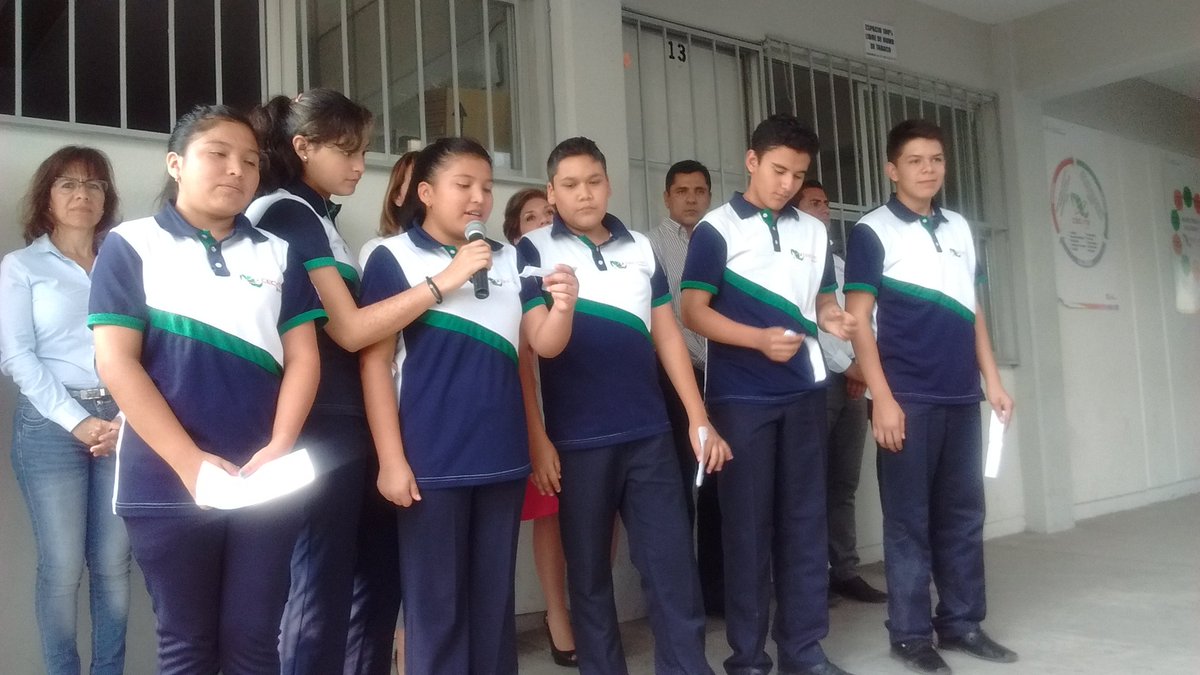 cecytemorelos's tweet photo. Ceremonia de Honores a la Bandera en el @CECyTEEZapata , presididos por la Dir. @_gabynm fortaleciendo la formación cívica de los alumnos. https://t.co/Rc1rhSIXq6