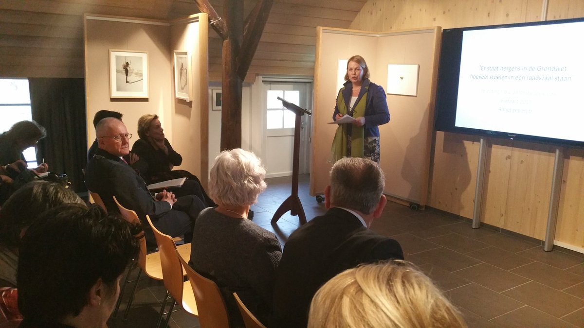 Cdk Ank Bijleveld brengt een ambtsbezoek aan Steenwijkerland. Mooie presentaties  over oa participatie, nationaal park en OV