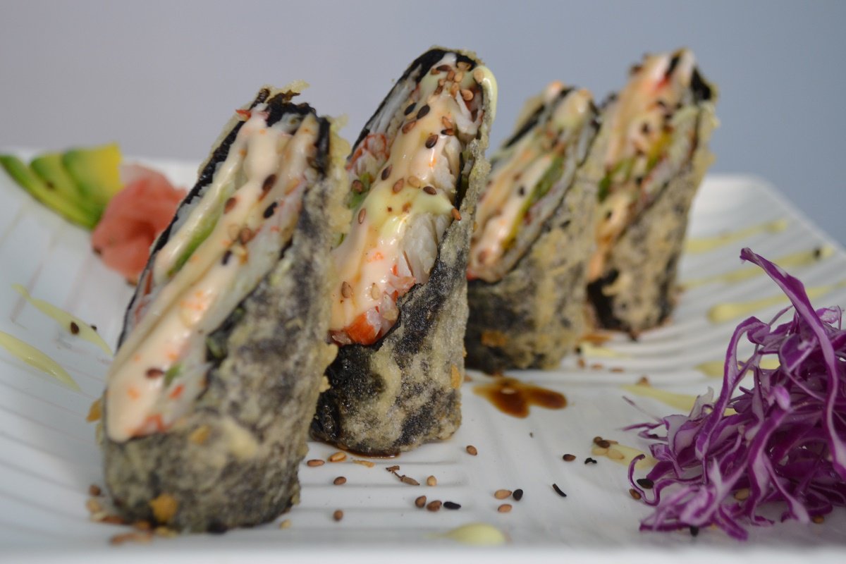 sakebluesushi's tweet photo. ¿No quieres salir de tu casa? Llevamos tu pedido de #Sushi hasta donde tú quieras. Llama y solicita nuestro #Delivery y listo 0251-8143191 https://t.co/S98e0QeCG6