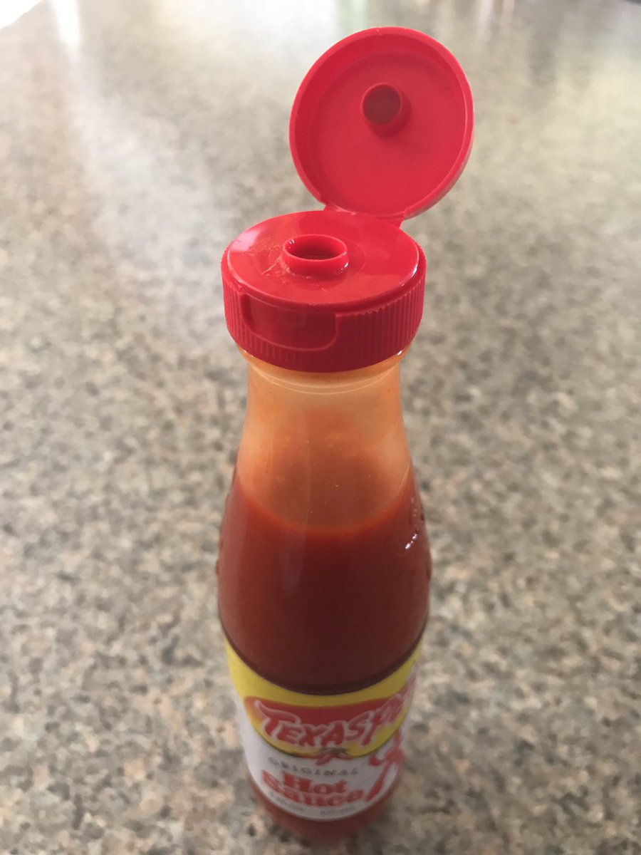 justinbowerz's tweet image. @TexasPete why change the tiny screw on cap after all these years? 🤔#notbrokedontfixit #firstchilinowthis #notafanoffliptop #leaveitalone
