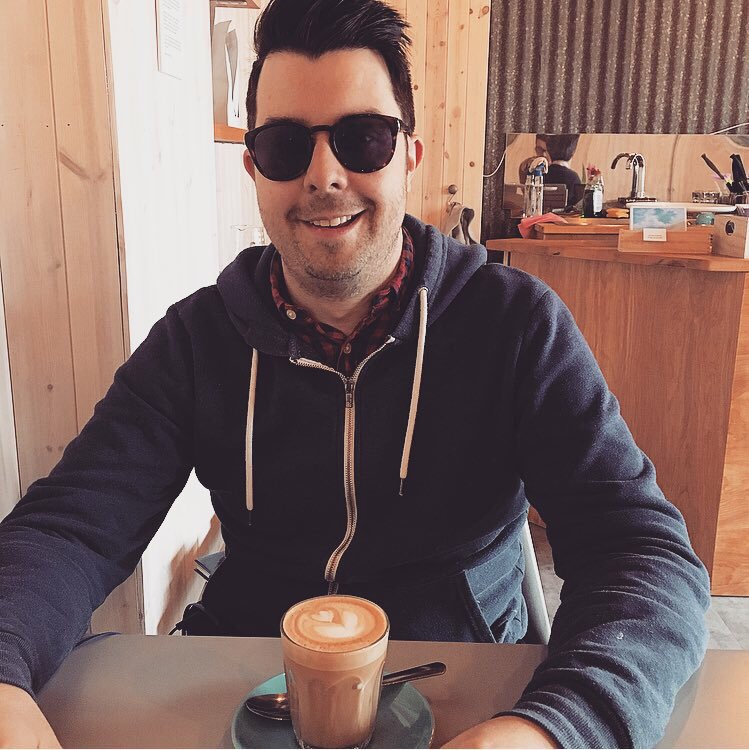 ChrisDQuigley's tweet photo. .@RacingPost 's @Longshot_Ted is in Cheltenham for @CheltenhamRaces - surely his best tips are @bhoomichelt and @PodCoffee !!#BestShowOnTurf https://t.co/9rzu8SRbaf