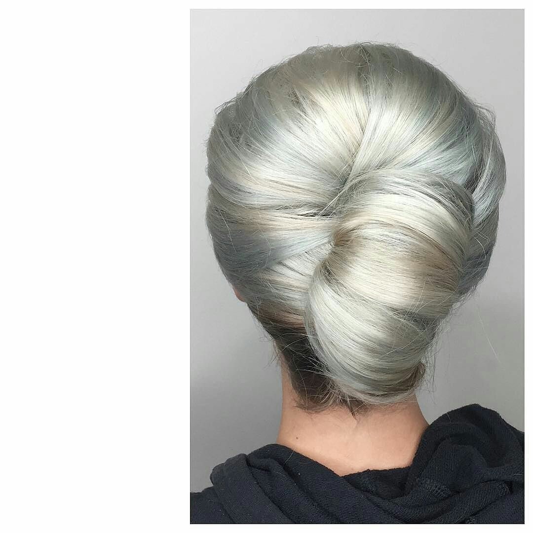 StyleHouseSalon's tweet photo. Don't get it twisted 🌀 Awesome #updo by Stylist Holly O. #lorealprous #truegrip #infinium4 #hospii  #frenchtwist #manetainatstylehousesalon https://t.co/L8bGjeExXk