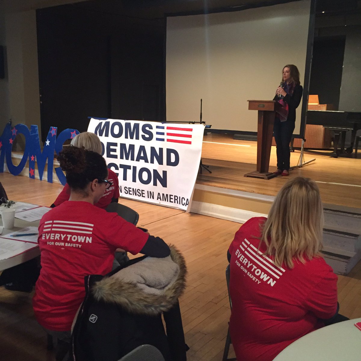 SarahPedry's tweet image. Kicking off lobby day with @shannonrwatts @MomsDemand #coleg #momsdemandaction