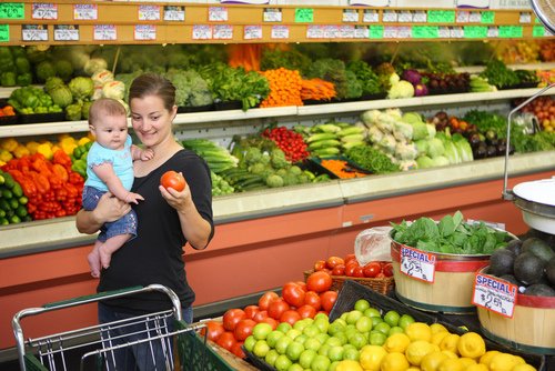 Independent #grocers are woven into the fabric of every community, helping families live happy &amp; #healthy lives: bit.ly/2m3YMnS
