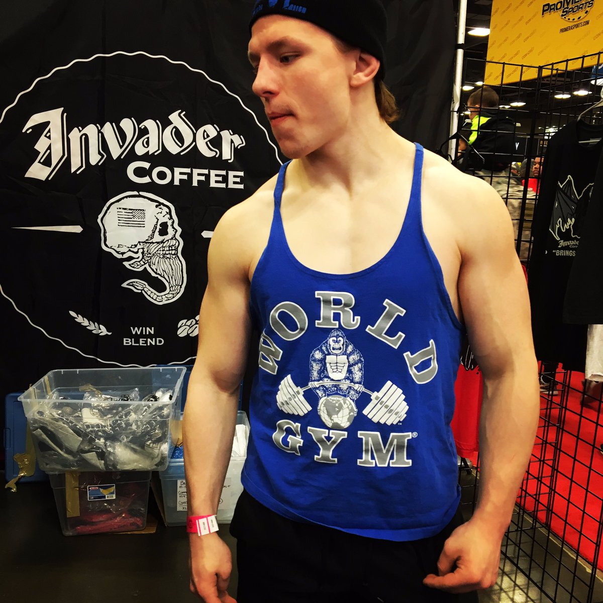flexinsimba's tweet photo. Had an absolute blast at the Arnold this past weekend. I still have jitters from all the preworkouts I tried yesterday #woops #fitfam https://t.co/EYfu41ftc3