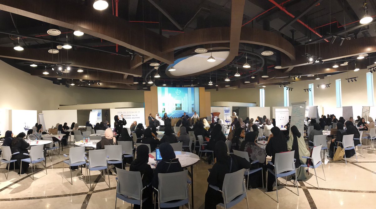 EffatUniversity's tweet photo. Pearls of Wisdom Panel, Effat Entrepreneurship Bootcamp👍🏻 https://t.co/uTngboKNPK