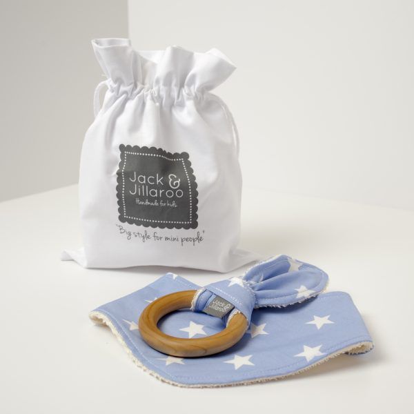 JackandJillaroo's tweet photo. Our simply blue love gift set, for a new bub https://t.co/pUF8KWqbLf #organiccotton #bamboocotton #dribblebib #teething https://t.co/vNE8mu6Goz