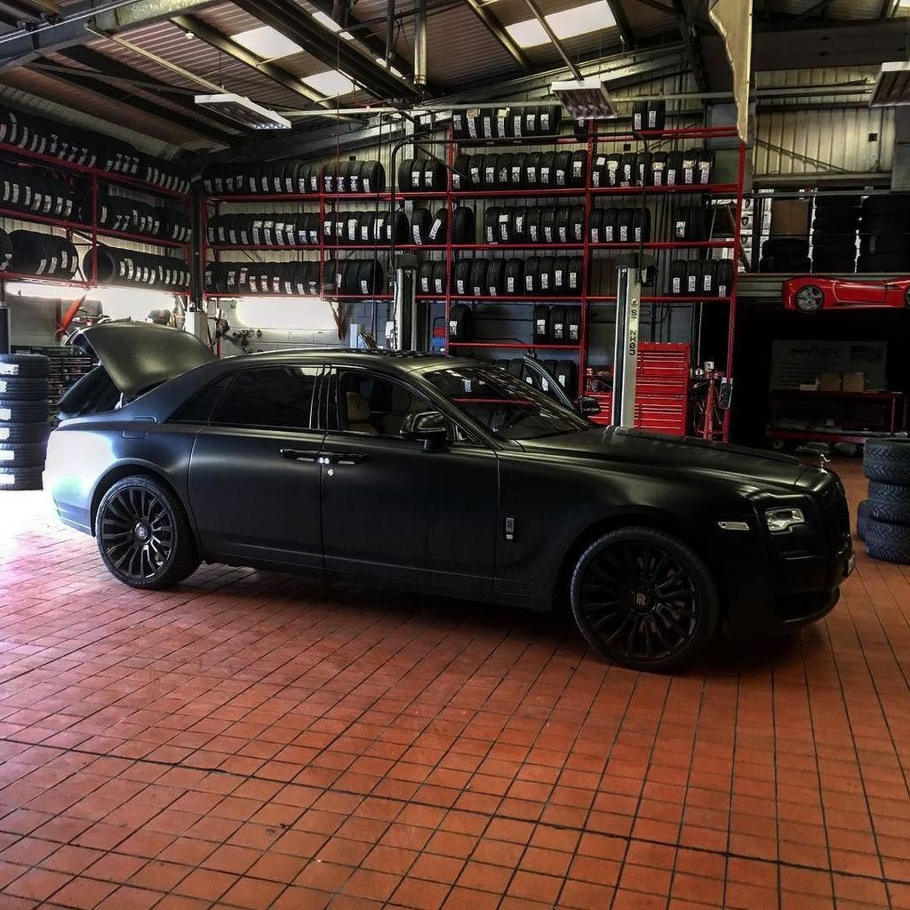 Great looking <a href="/mansory/">MANSORY</a> ghost series 2 . #wrapping #mansory #rtecautodesign ift.tt/2men68v