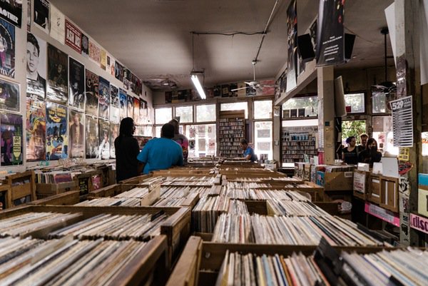OpenCrates's tweet photo. Why #RecordStores Are More Important Than Ever @chairmanmaonyc | https://t.co/kofLyErrPi #vinyl #digdeeper https://t.co/u00IKV5pJB