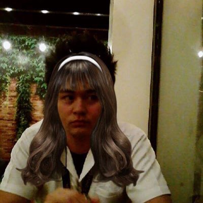 Carlymagne's tweet photo. Hi, I'd like to thank the wonderful Ms. @TRSHDDLETAN for my hair on this #NewProfilePic #Luvette https://t.co/zU8ocR5wqC