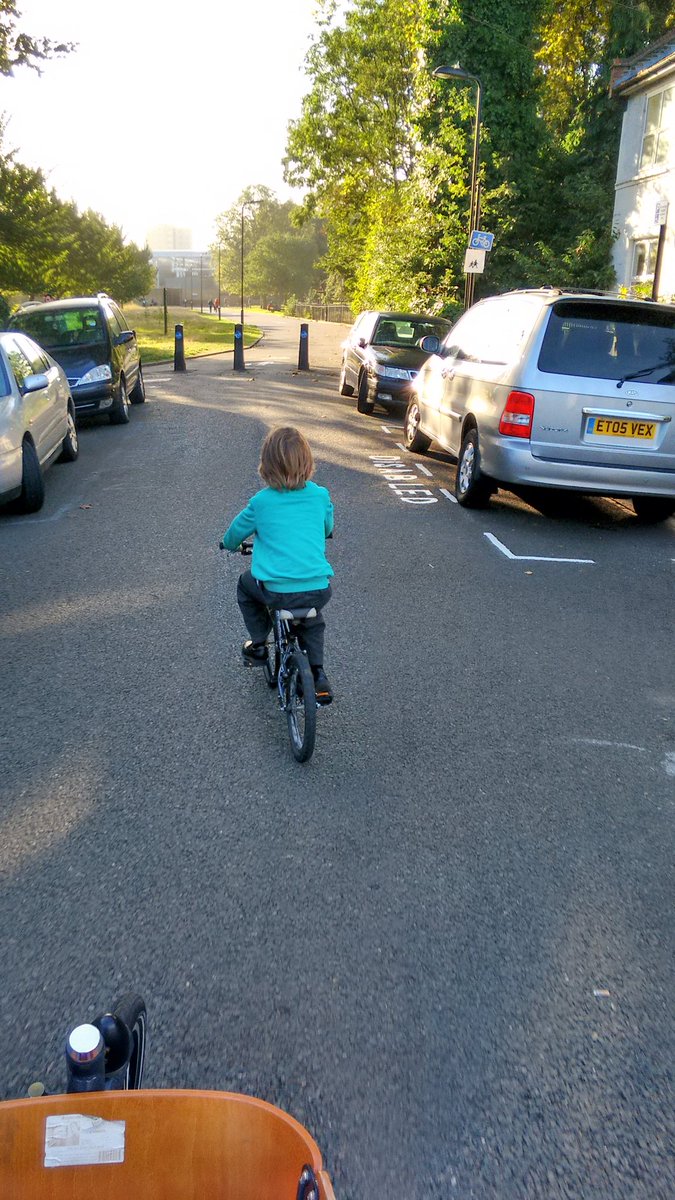bikesandbabies's tweet image. Support urban families to ditch their cars by designing streets that are safe for kids to walk and cycle #SoICanBreathe