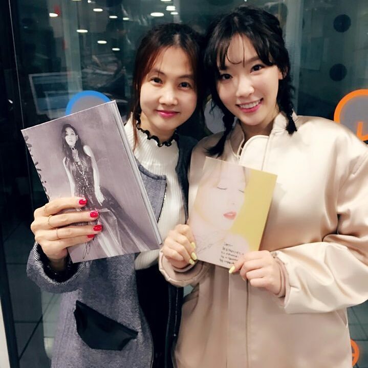 [PIC][06-03-2017]TaeYeon tham dự "SBS Power FM 박소현의 러브게임 Park Sohyun Love Game Radio" vào tối nay C6PFEVQUYAI1mBx