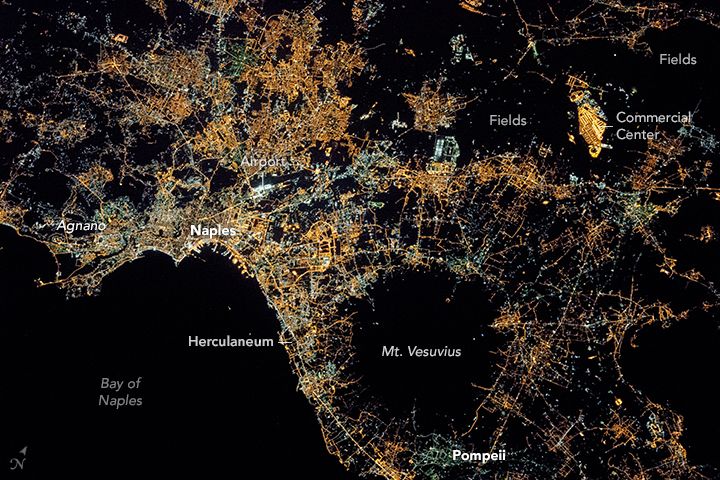 The city lights of Naples and the Campania region of southern Italy from the <a href="/Space_Station/">International Space Station</a> buff.ly/2n5pOdU | via <a href="/NASAEarth/">NASA Earth</a>