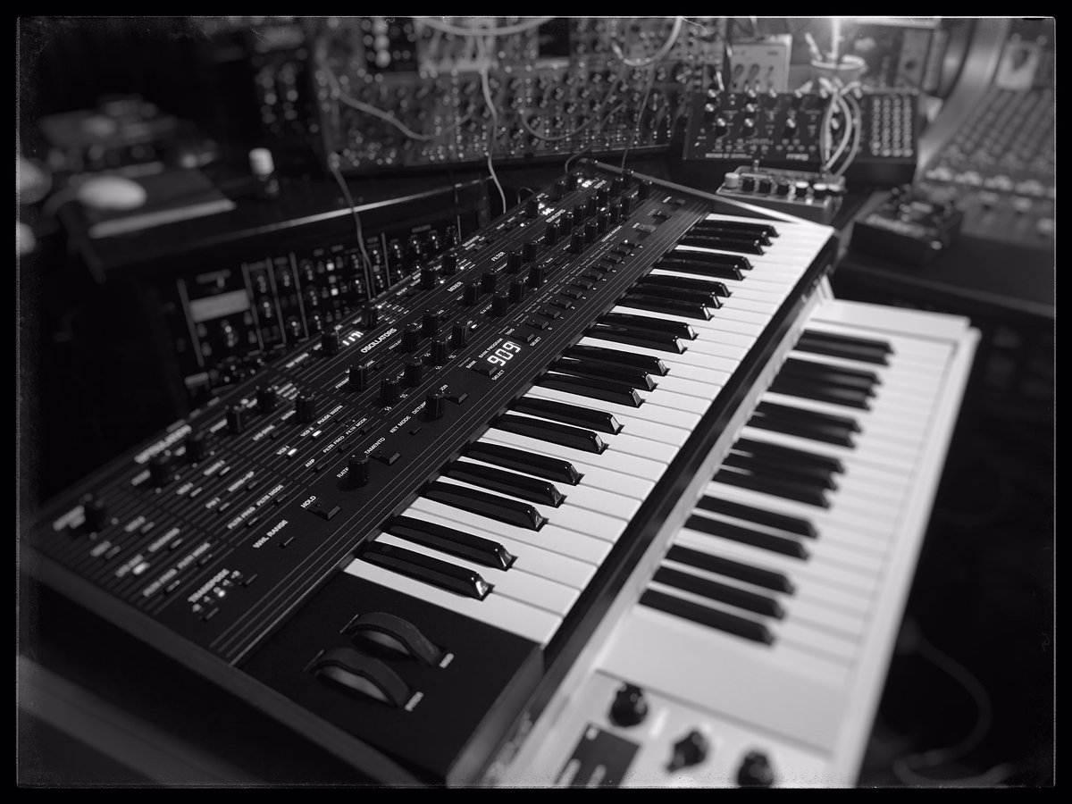 mikatoivanen's tweet photo. My first tweet ever, because of my new amazing OB-6. The best poly analog synth I've ever own. #myfirstTweet #OB6 @dsiSequential https://t.co/IgnqE1goq4