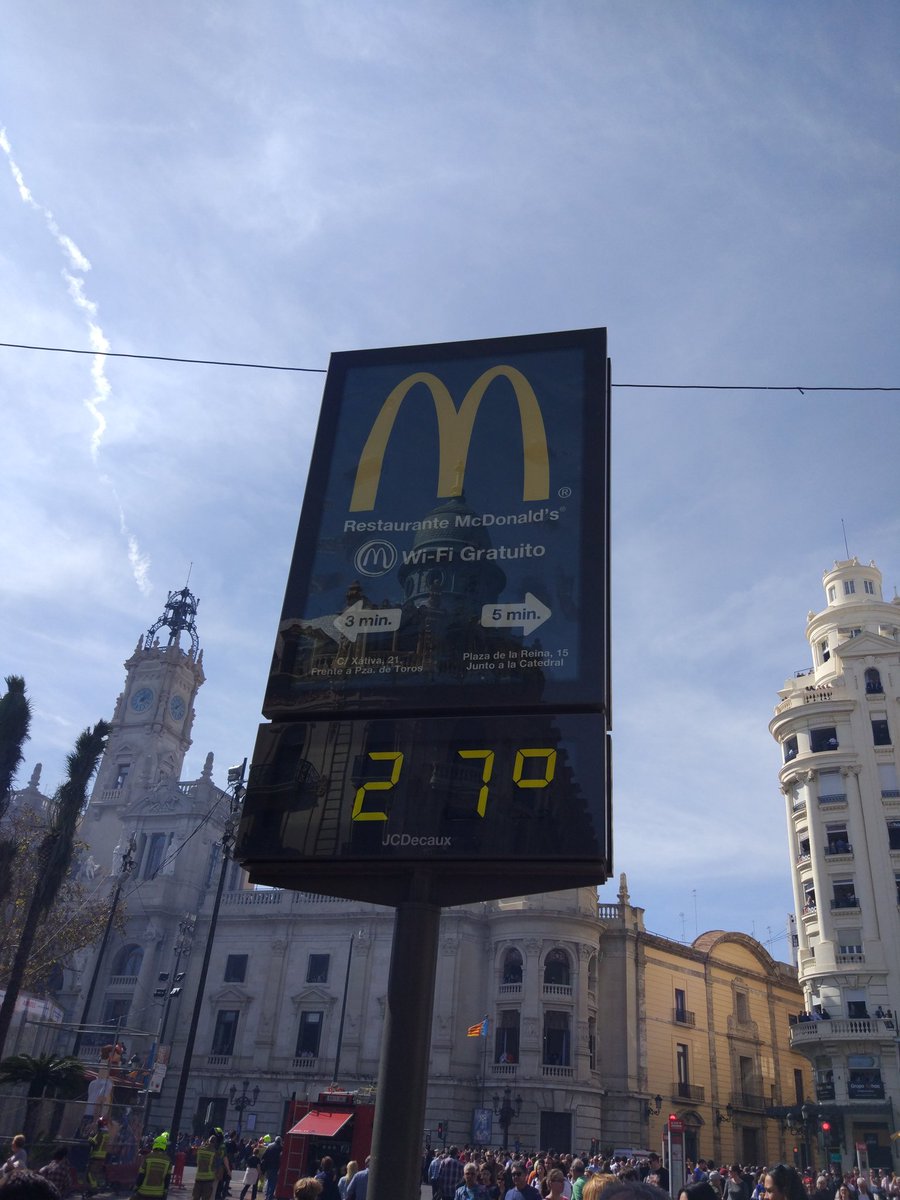 Jaggers77's tweet photo. Solet y caloret 😎💥 #mascleta #fallas #fallesunesco #falles #fallas2017 #valencia #fiesta #fireworks #polvora #podwer #pirotecnia https://t.co/Ye3IRgY6c3
