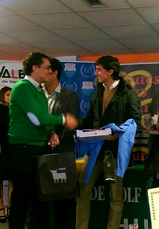 GD_Management_'s tweet photo. Un placer obsequiar a @andresrocarey en nombre de @TressisSV, con un detalle de @toronile
Grande MAESTRO, como torero y aun más como persona https://t.co/lQQQWaN8Wk
