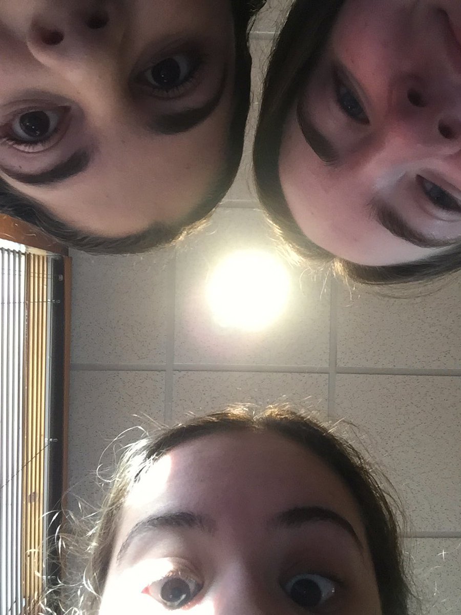 aukspirators's tweet photo. the moon is only half a sphere https://t.co/v4V7wpmiU4