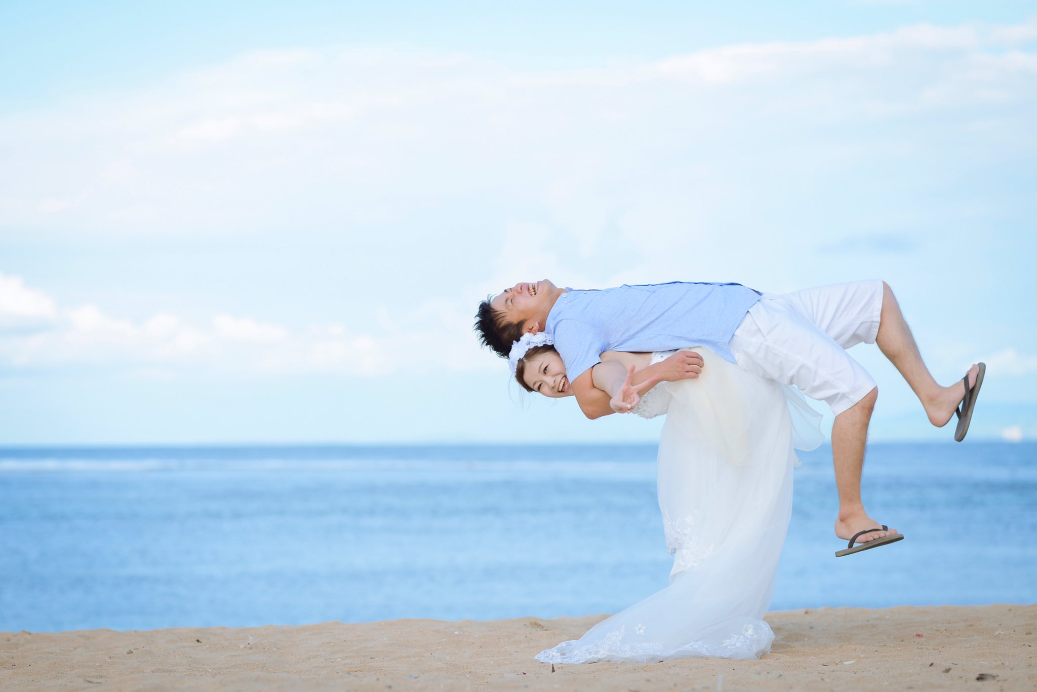 Bless Bali ちょっと変わったアイディア派なポーズ集 Bali Photowedding バリ ロケーションフォト ビーチフォト 前撮り 後撮り ハネムーン 旅行 アイディア プレ花嫁 フォトツアー 海外花嫁 結婚準備 カップル 仲良しカップル T