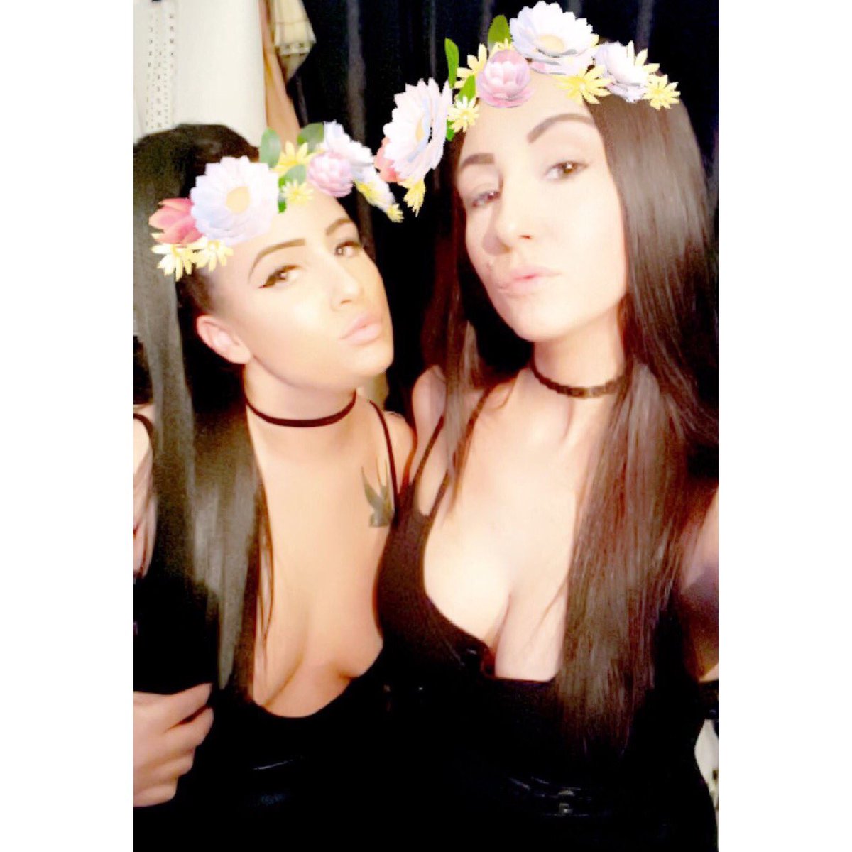 imjustsarahlou's tweet photo. #TwinnieTime #Ascot https://t.co/k3saXEwtND