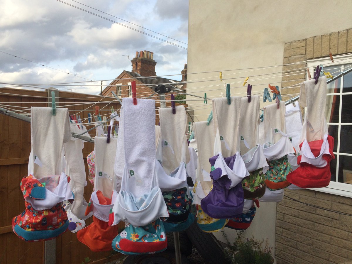 Kedge03's tweet photo. Nappy wash day #realnappies #totsbots #savetheplanet https://t.co/fQS7XO7LKr