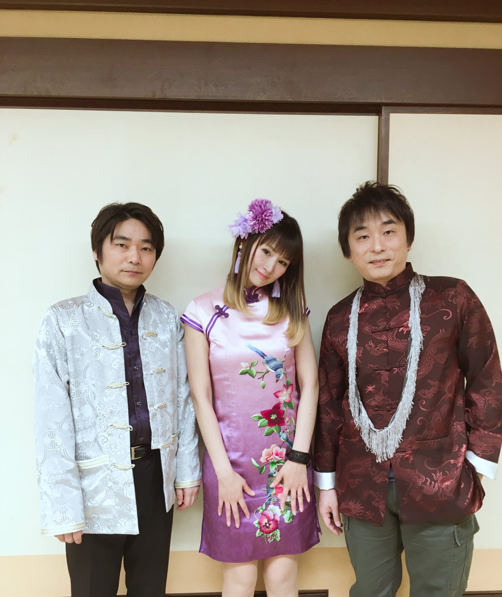 小林ゆう 公式 小林ゆうですなう 銀魂華祭り17 仮 桂小太郎役の石田彰さんと 昼の部にシークレット御出演された馬董役の関智一さんとお撮りいただいた一枚です いつもお二人の演技に感動をいただいております ありがとうございました 小林ゆう 公式 小林ゆうですなう 銀魂華祭り17 仮 桂小太郎役の石田彰さんと 昼の部にシークレット御出演された馬董役の関智一さんとお撮りいただいた一枚です いつもお二人の演技に感動をいただいております ありがとうございました