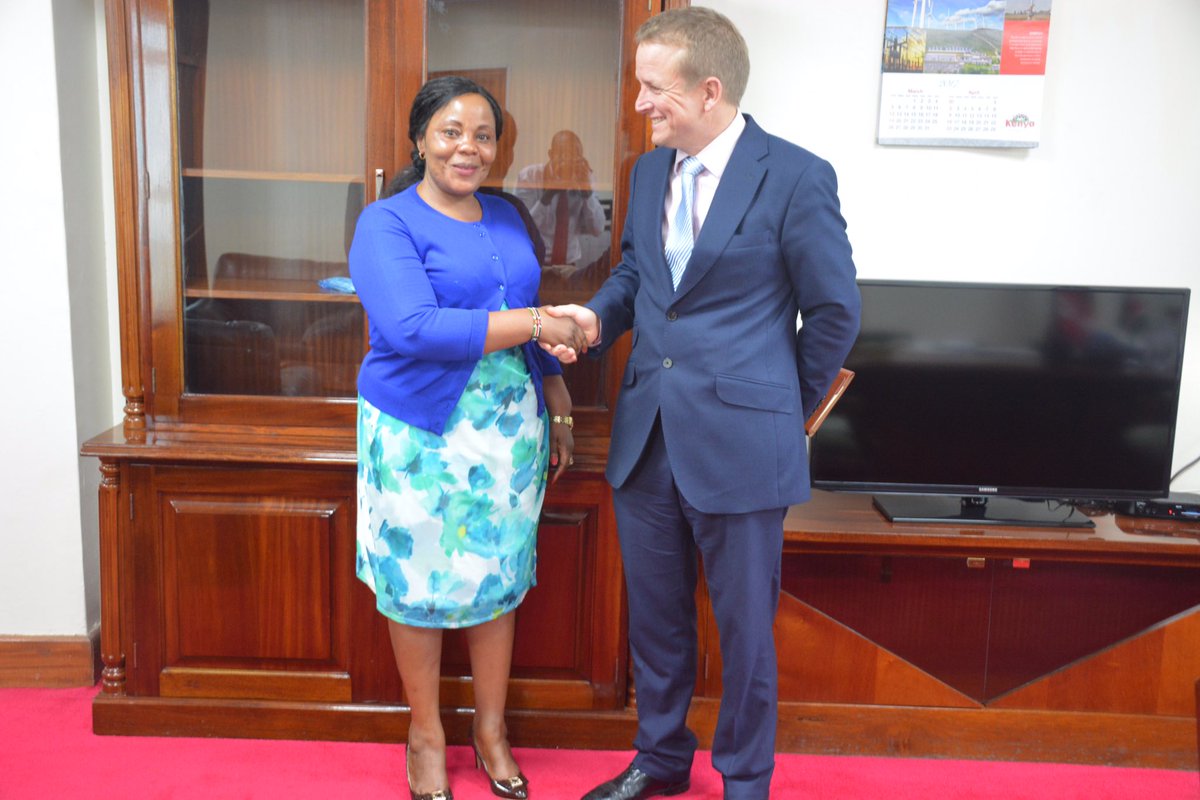 dr_mwakima's tweet photo. Met Dr John Murton #Dpty British High Commissioner 2 Kenya in my office #discussed on #conservation wildlife & forestry @Environment_Ke https://t.co/AW4klMOCqR