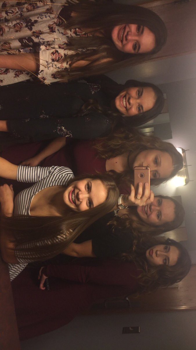 mckenzie_8811's tweet photo. @_megankeller_ Happy bday mkell, I hope your days fun :-)) imysm #bedjumping 💙💙 https://t.co/8zdyx4OhPs