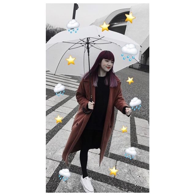 0A7S2Unofficial's tweet photo. 雨と傘とワタシ。
たまに降る小雨の雨なら好きだなぁ🐳
#rain #🌧 https://t.co/6NrucxKkUK
