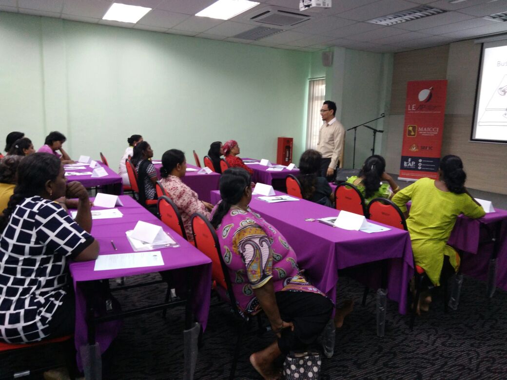 MAICCIHQ's tweet photo. Program Keusahawanan LEAP anjuran @MAICCIHQ bg usahawan-usahawan wanita AIM peringkat Parlimen Raub, Pahang @mysedic @k_k_eswaran @seedjpm https://t.co/ce9UYTwHxC