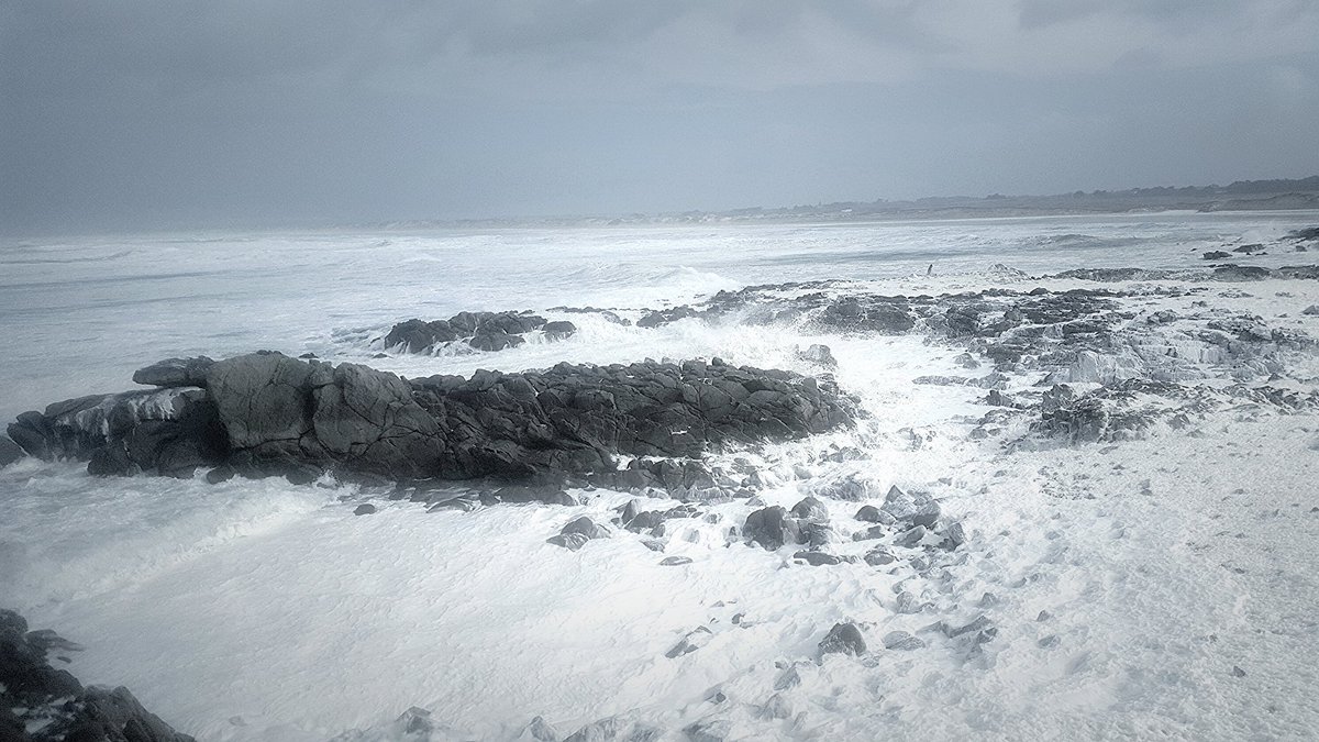 Alexane_Riou's tweet photo. Pointe de La Torche - 06/03/2017  #Zeus #Tempete @Toutcommence29 @regionbretagne @OTpaysbigouden https://t.co/eUGl3an7xk